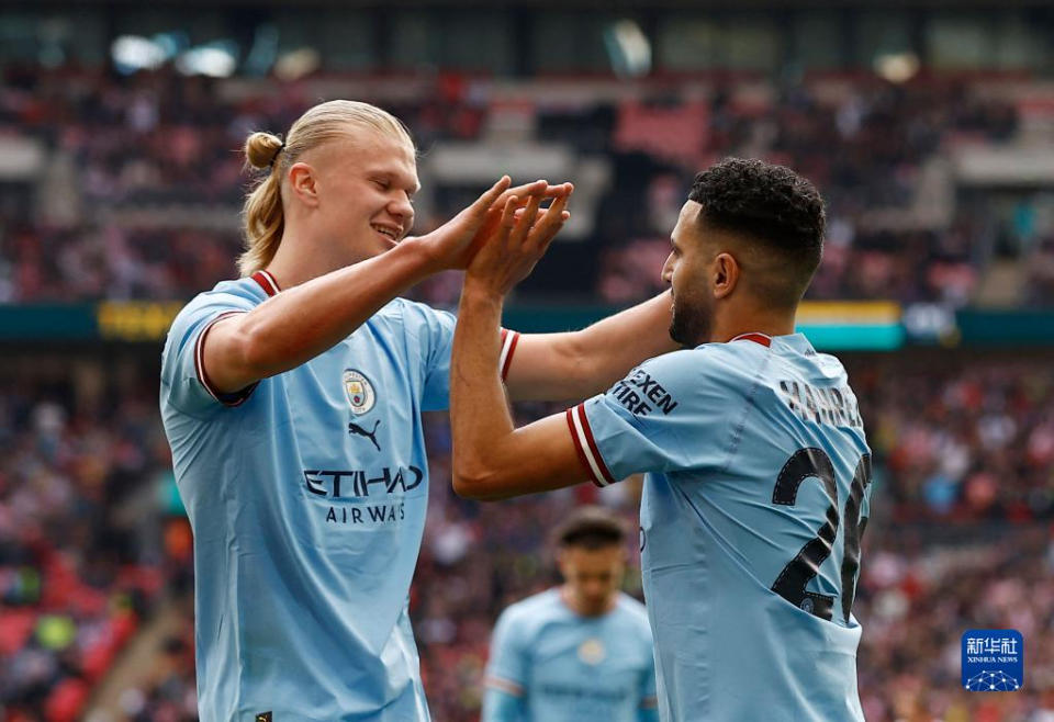 成都蓉城主帅徐正源获三年大合同，球队获亚冠资格，有望争夺双冠，球迷期待新赛季表现。（徐正源与成都蓉城签下三年长约，球队获亚冠资格剑指双冠，球迷期待新赛季）