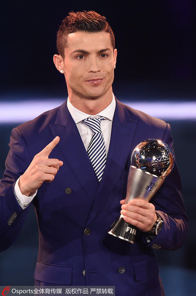 记者：内马尔已正常参加训练，能够参加周六桑托斯的保级战