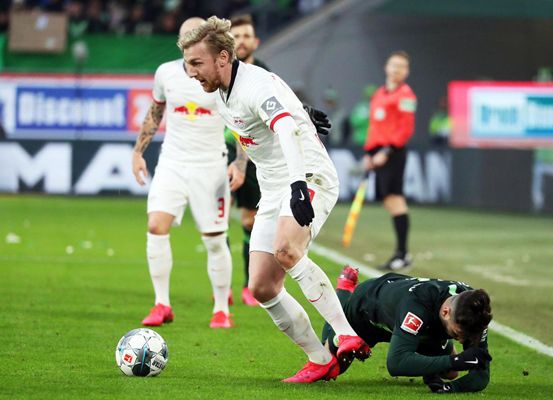 拜仁在联赛71次战胜斯图加特，创造德甲最多胜场纪录（拜仁联赛对斯图加特第71胜，刷新德甲最多胜场纪录）