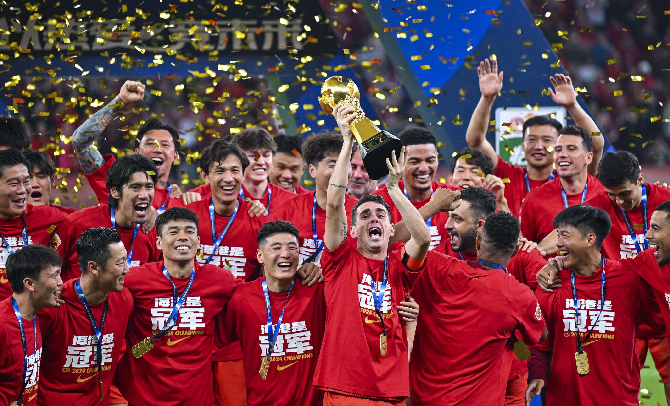 完成英格兰成年代表队首秀，夸安萨获赠纪念帽（夸安萨迎来英格兰成年队处子秀，获颁纪念帽）