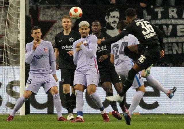 公务还是放松？纳赛尔出现在圣西罗现场观看米兰德比（纳赛尔现身圣西罗观战米兰德比：公务行程还是休闲放松？）