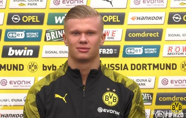 英超：曼城主场3-0完胜诺维奇（英超：曼城主场3比0轻取诺维奇）