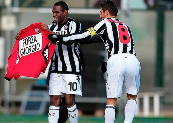 本世纪俱乐部+国家队助攻榜单：梅西446次第1，C罗305次第6（本世纪助攻榜（俱乐部+国家队）：梅西446次居首，C罗305次位列第六）