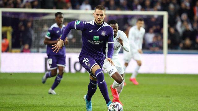 阿尔瓦雷斯 阿尔瓦雷斯